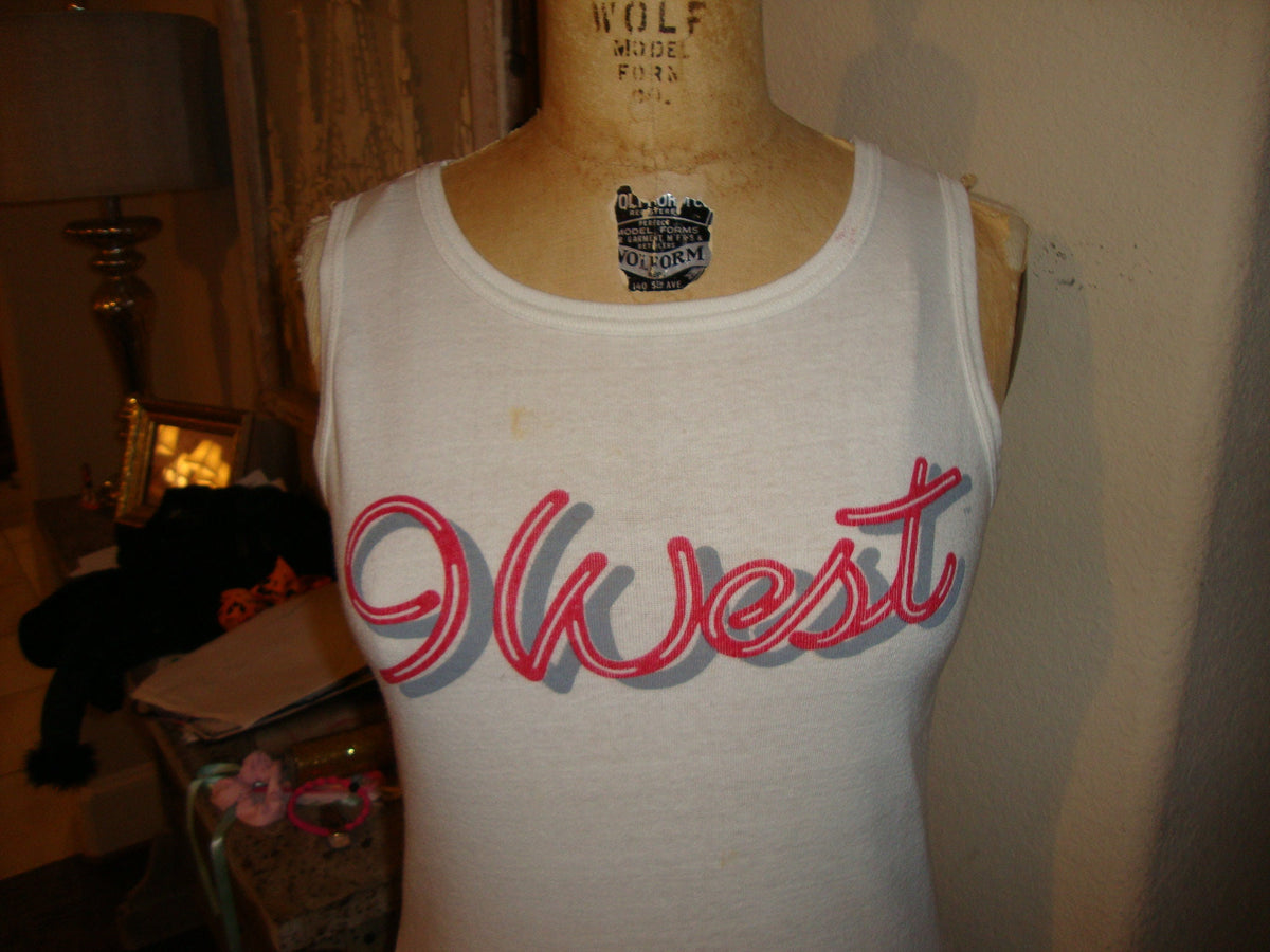 Vtg 8039s J West 1983 New York Road Runners Club Jeans West Ladies Fit T Shirt M Graphic Tee – Soft Feel · Great Gift For Fans
