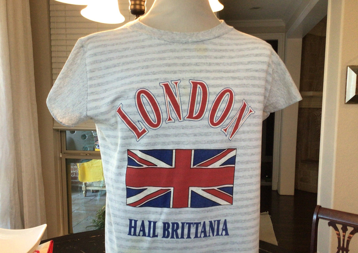 Vintage 90s London England gray striped tourist Tshirt L Graphic Tee – Feel-Good Design · Perfect For Daily Wear