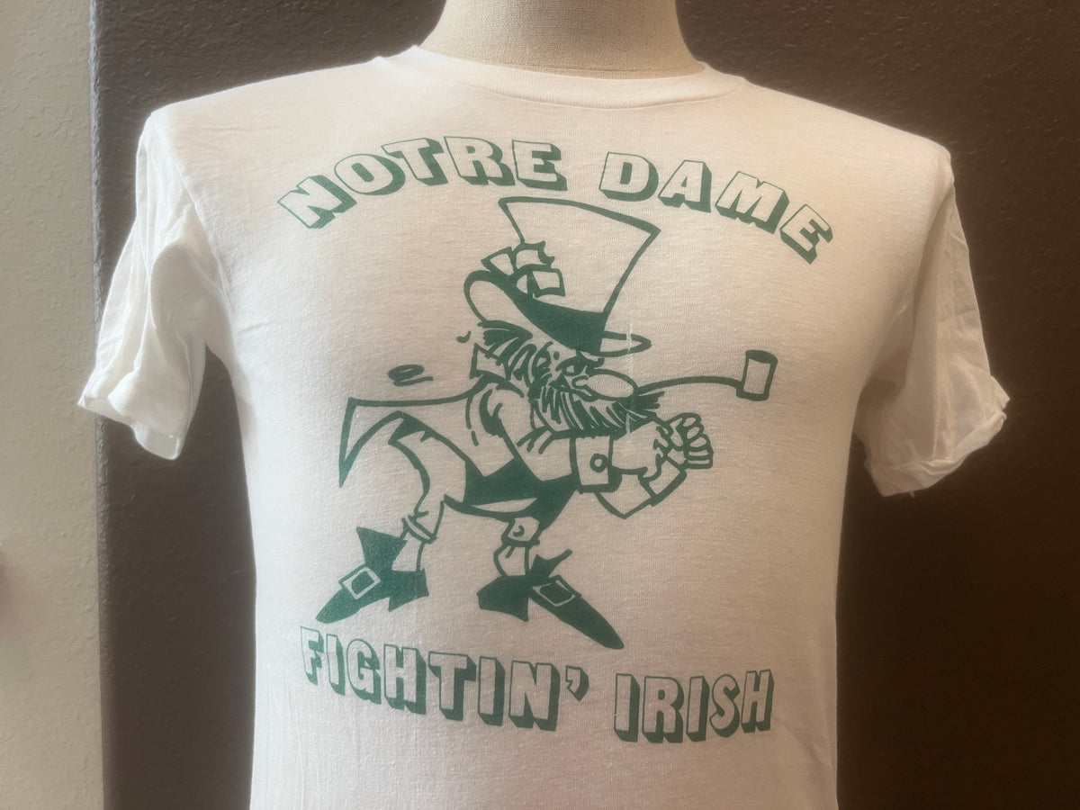 Vintage 7039s Notre Dame Fighting Irish White T Shirt Size S Graphic Tee – Premium Graphic · High-Quality Print