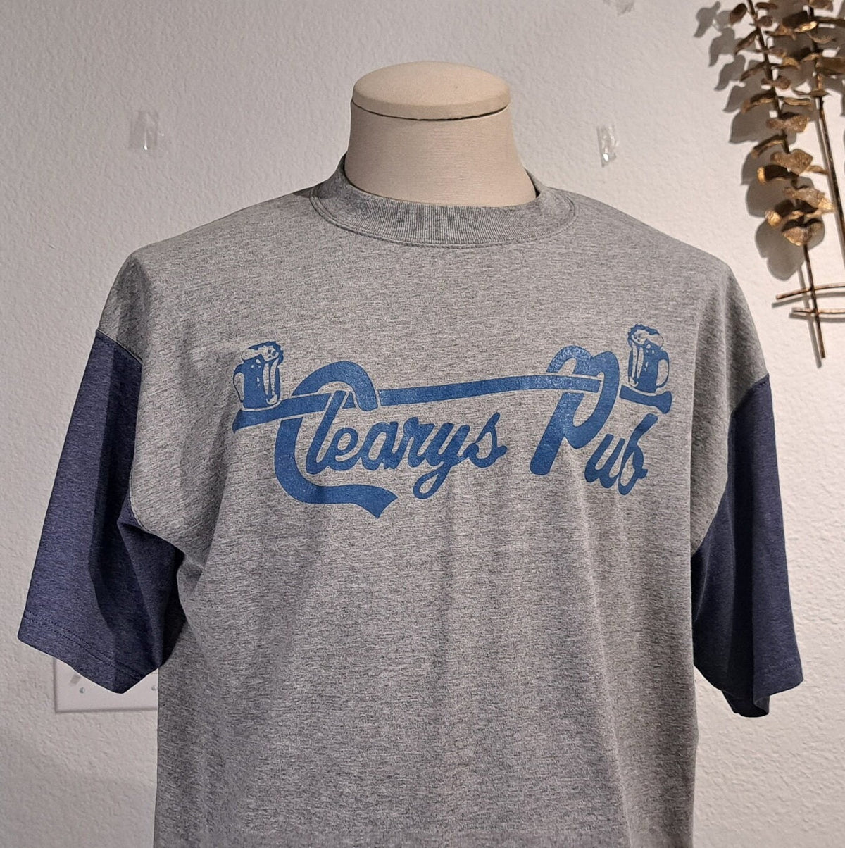 Vintage 90s Cleary39s Pub grey Tshirt size XL Graphic Tee – Warm & Stylish · Must-Have Style