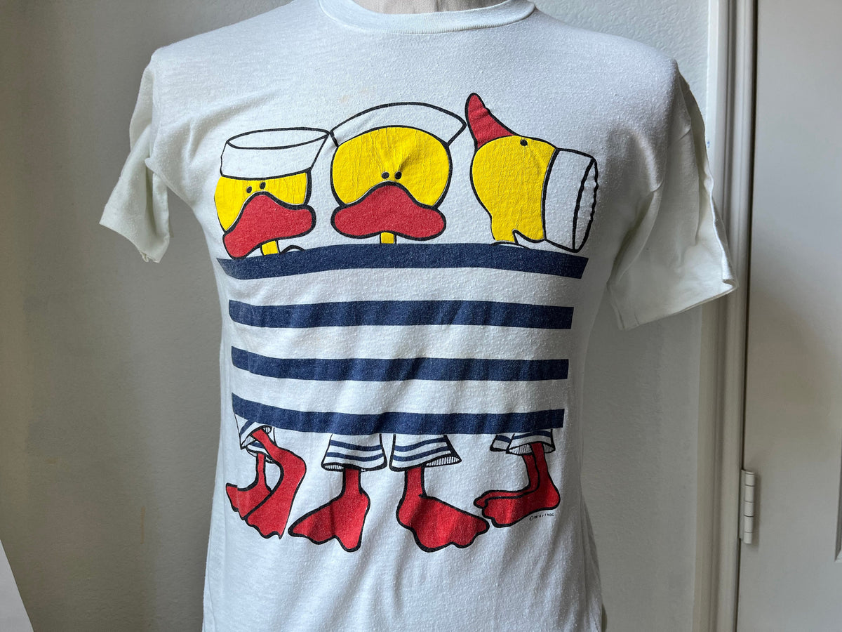 Vintage 80s Navy Ducks White T Shirt M Graphic Tee – Warm & Stylish · Perfect For Daily Wear