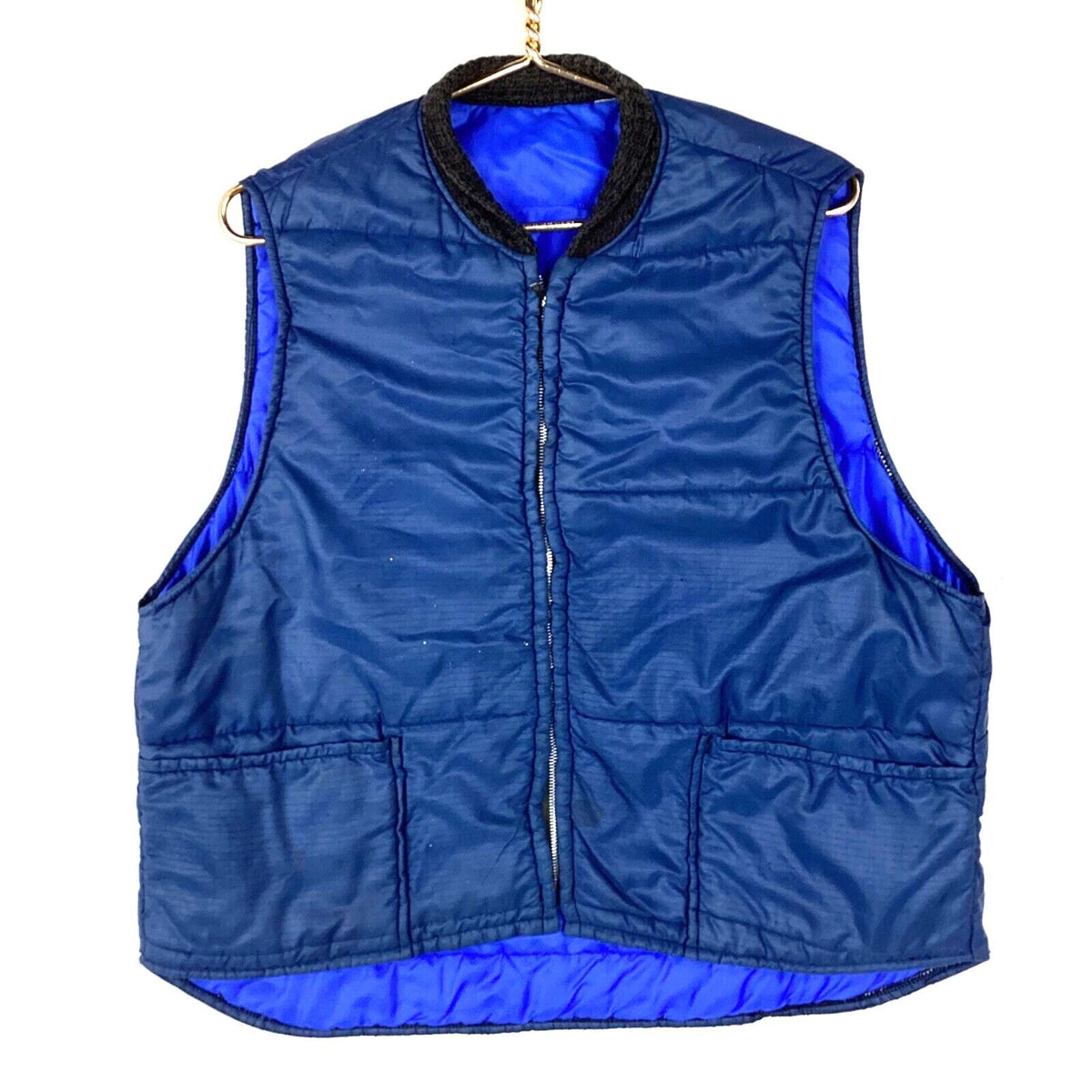 Vintage Puffer Vest Jacket Size Medium Blue Full Zip 90s Graphic Tee – Warm & Stylish · High-Quality Print