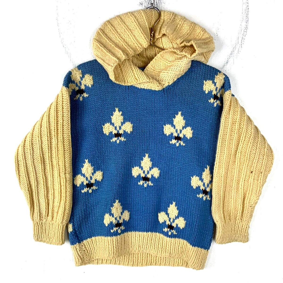 Vintage Hand Knit Wool Grandpa Sweater Size Small Beige Patterned Graphic Tee – Soft Feel · High-Quality Print