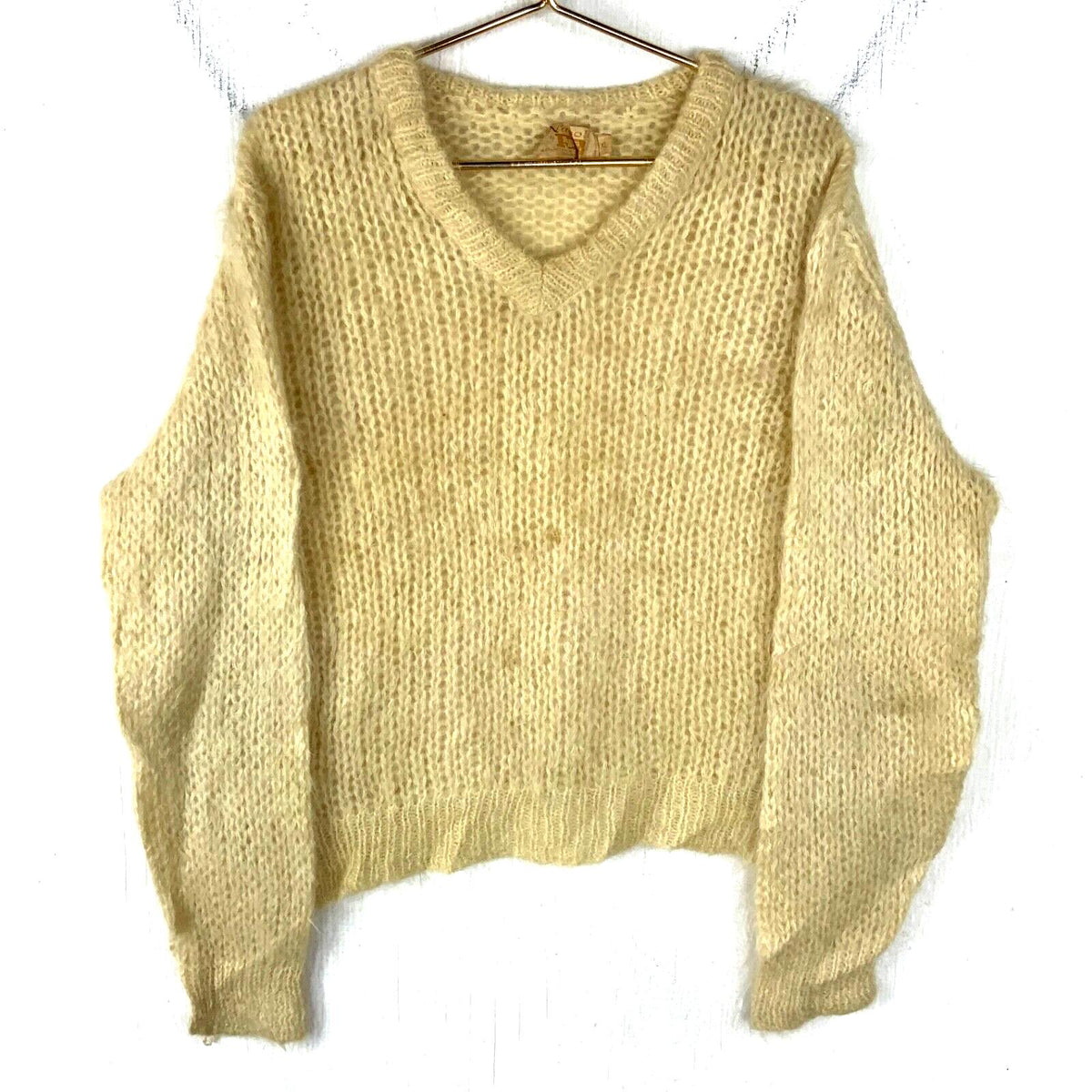 Vintage Knit Mohair Sweater Women39s Extra Large White 60s 70s Graphic Tee – Aesthetic Look · Trending Graphic Apparel