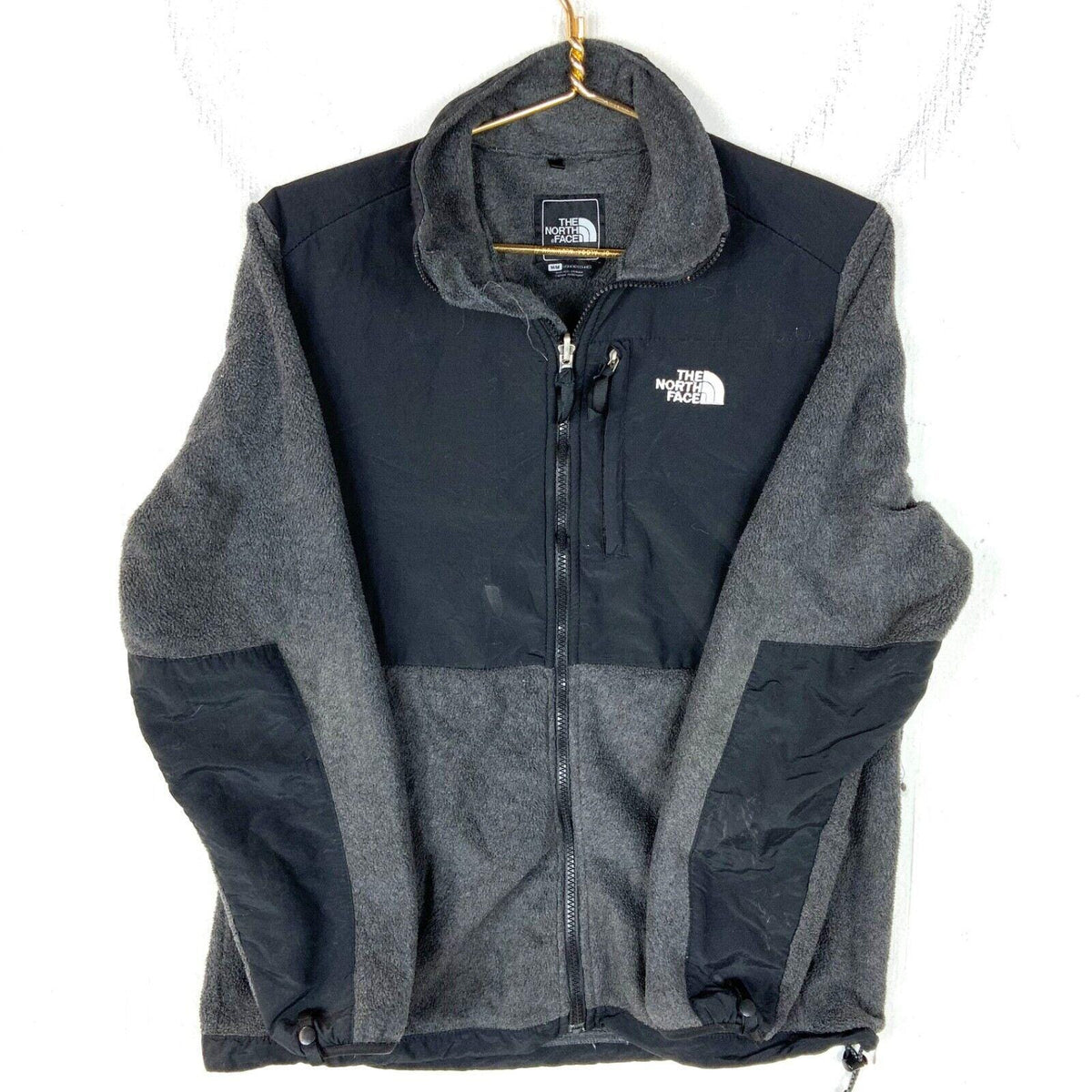 The North Face Fleece Sweater Jacket Womens Medium Gray Graphic Tee – Warm & Stylish · Top Pick For Any Outfit