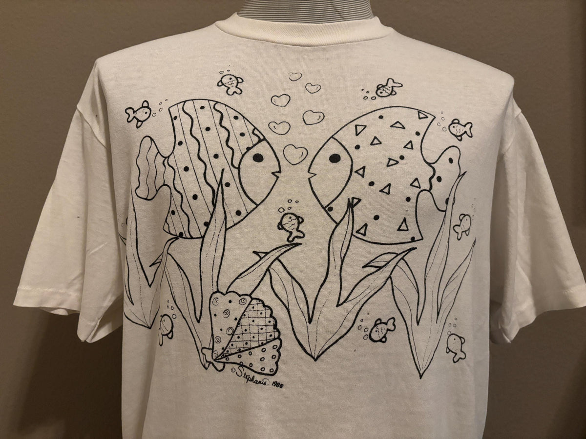 Vintage 90s Fish Family Art Animal Love Ocean Tshirt XL Graphic Tee – Fan Favorite · Great Gift For Fans