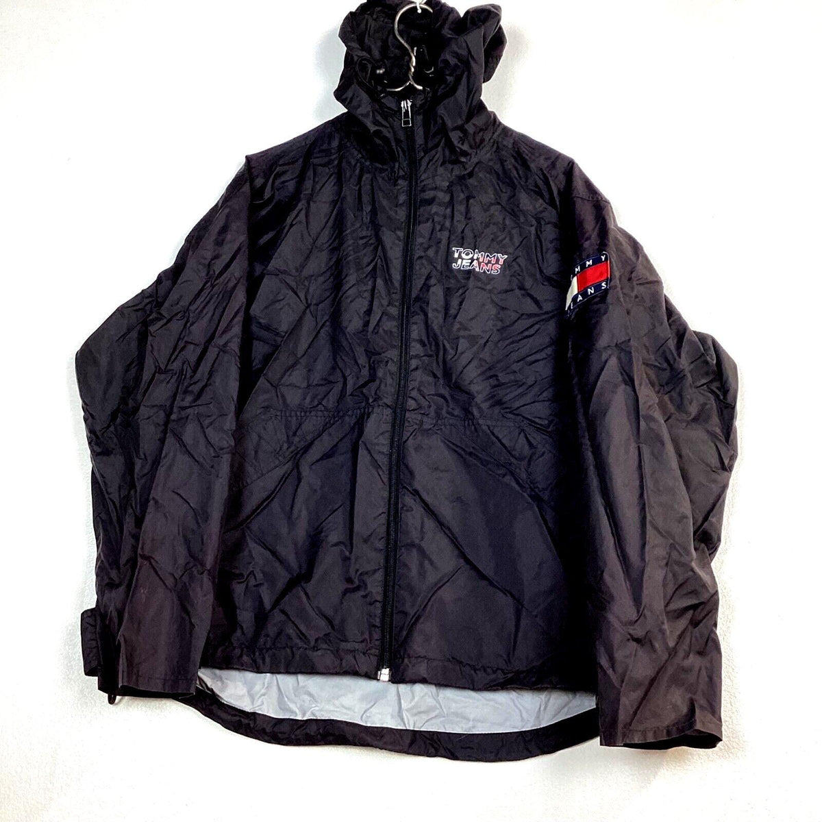 Vintage Tommy Hilfiger Windbreaker Jacket Size Medium Black Hooded Tommy Jeans Graphic Tee – Bold Style · High-Quality Print
