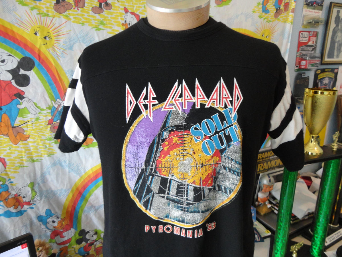 Def Leppard Pyromania T Shirt L Graphic Tee – Feel-Good Design · Perfect For Daily Wear