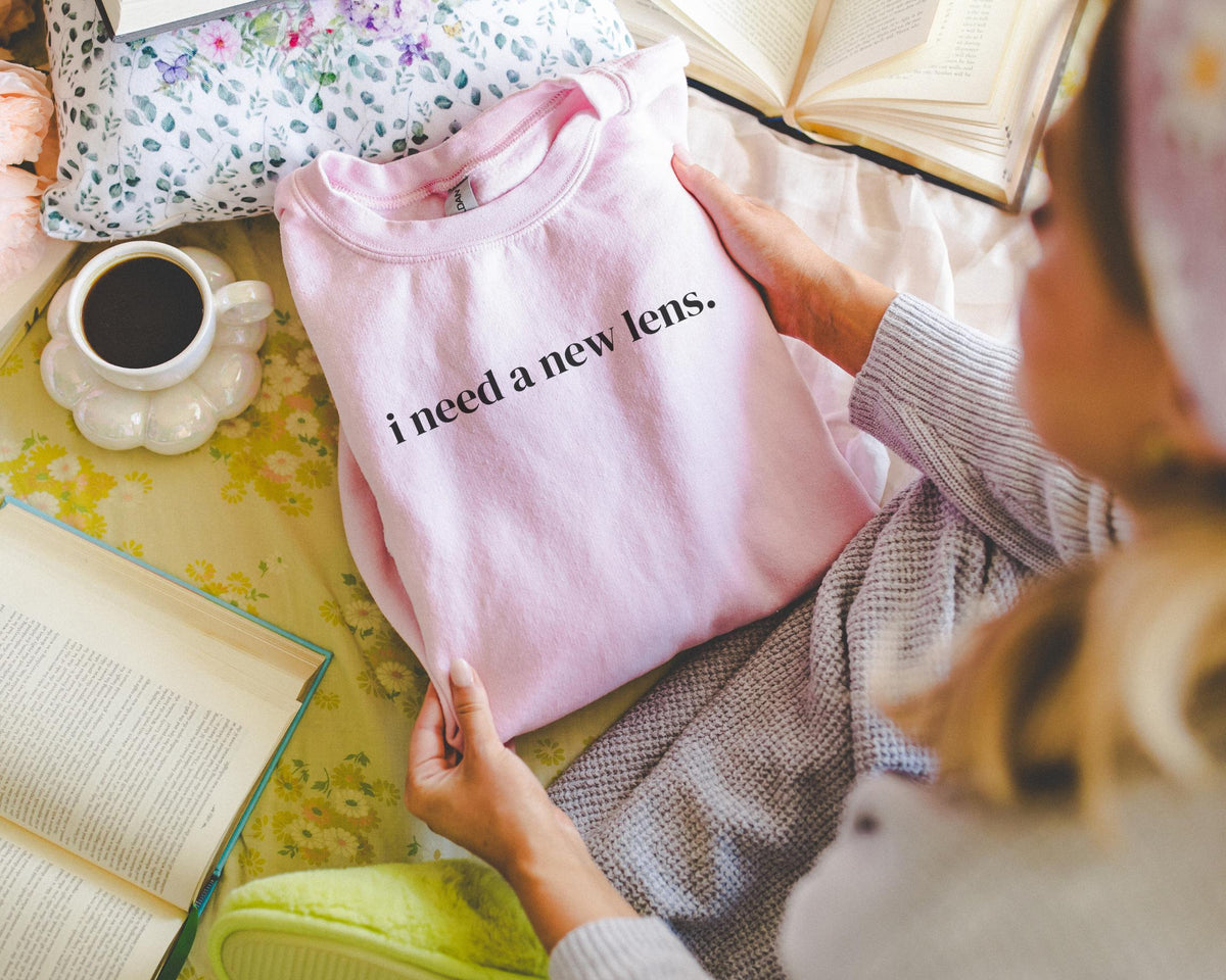 Funny Photographer Sweatshirt for Wedding Photographer or Elopement Photographer I Need a New Lens Silly Minimalist Photographer Crewneck Sweatshirt – Aesthetic Look · High-Quality Print