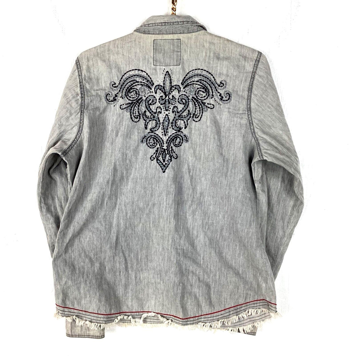 Y2K Maurices Premium Womens Shirt Size XL Grey Snap Button Long Sleeve Graphic Tee – Fan Favorite · Must-Have Style
