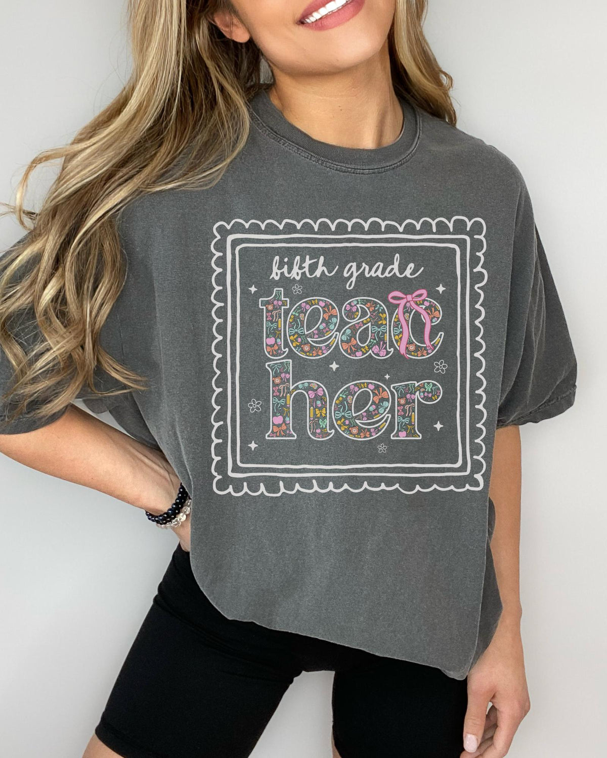 Fifth Grade Teacher Tee Shirt for Back to School Cute Floral Matching Fifth Grade Crew TShirt with Bow Cute Nineties Aesthetic Doodles Graphic Tee – Aesthetic Look · Must-Have Style