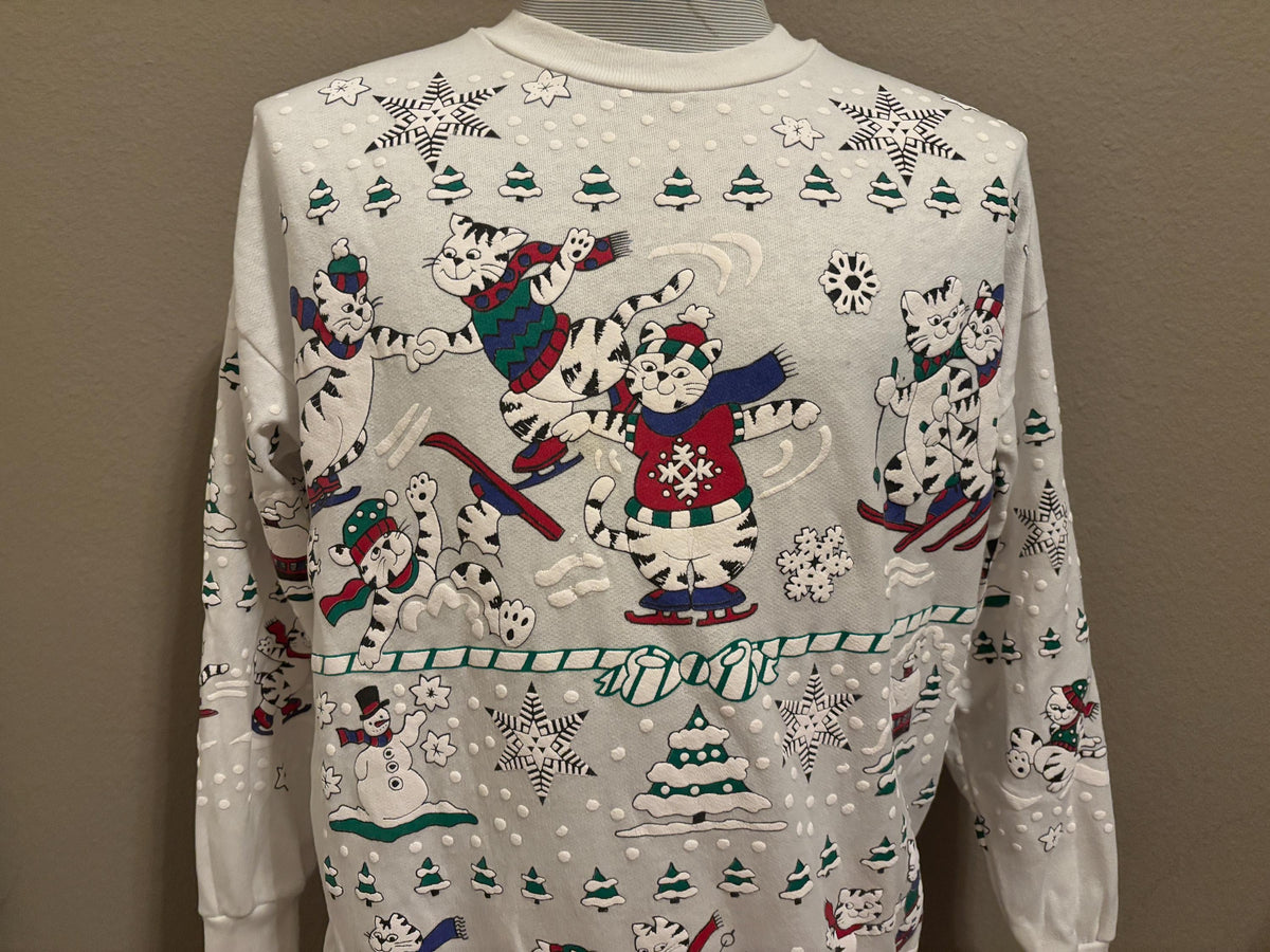 Vintage 80s Cats in Winter And Snow Christmas Ice Skating Crewneck Sweatshirt XL Sweatshirt – Soft Feel · Great Gift For Fans