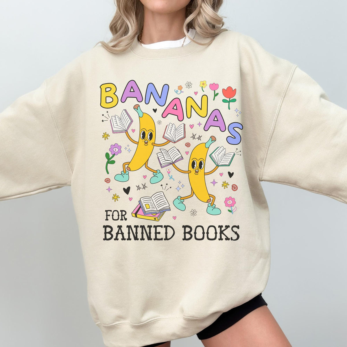 Read Banned Books Sweatshirt with Funny Saying Bananas for Banned Books Fruit Lover Crewneck for Librarian Cute Literature Professor Tee Sweatshirt – Aesthetic Look · Perfect For Daily Wear