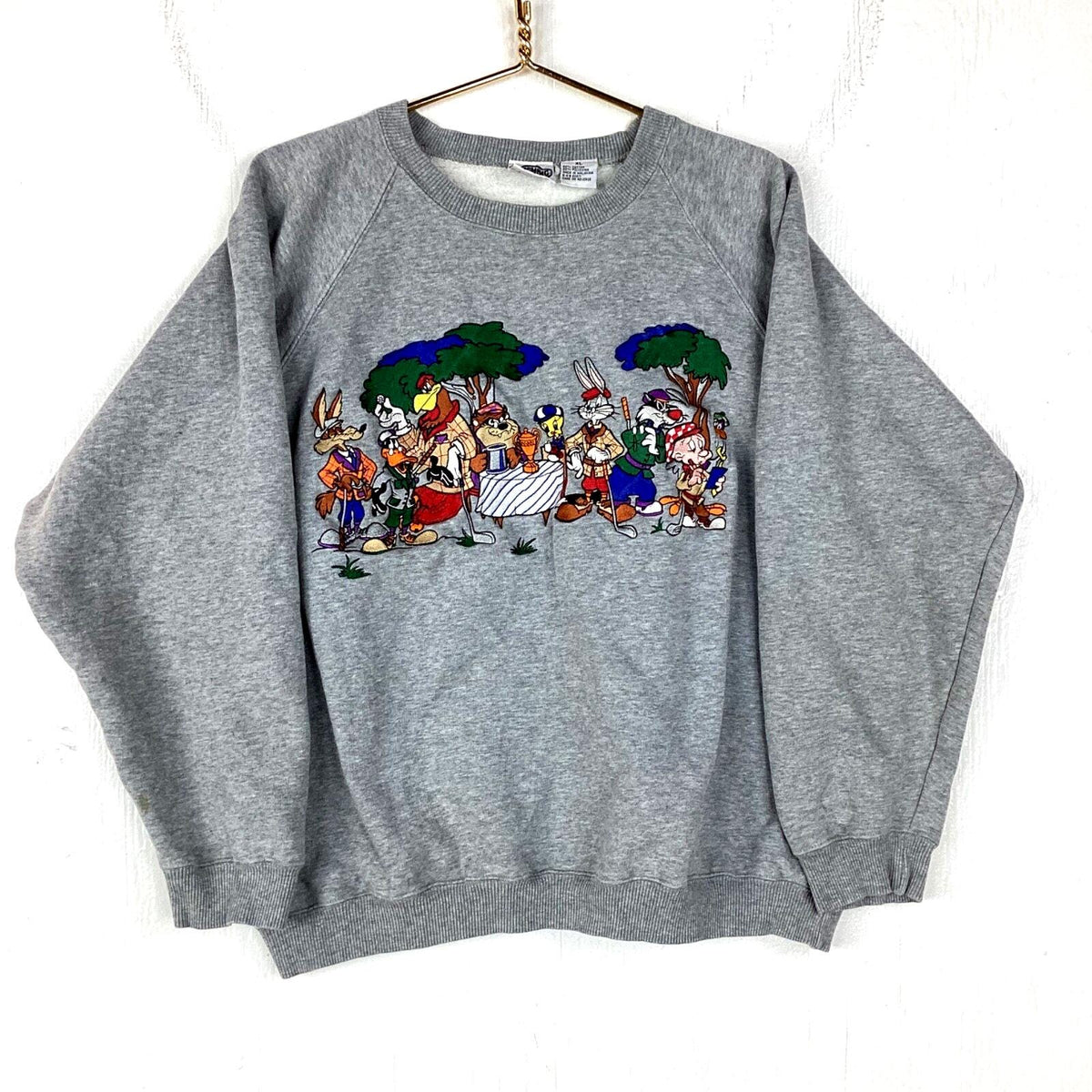 Vintage Looney Tunes Sweatshirt Crewneck Size XL Gray Embroidered Sweatshirt – Soft Feel · Must-Have Style