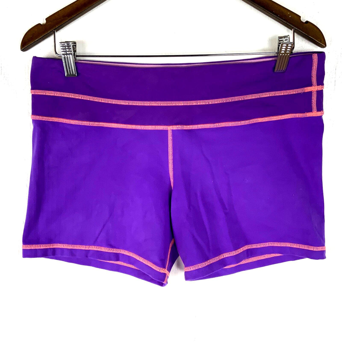 Lululemon Women39s Shorts Size 12 Regular XL Purple Athletic Graphic Tee – Bold Style · Trending Graphic Apparel